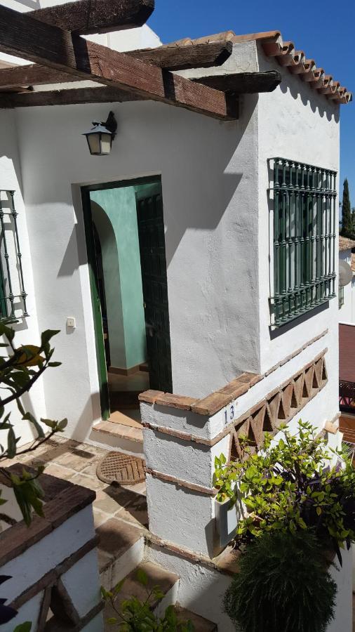Semi-Detached Adosado Con Encanto -130 M2 - Wifi 600 Mb - Piscina Comunitaria - Patio Privado Torremolinos Buitenkant foto